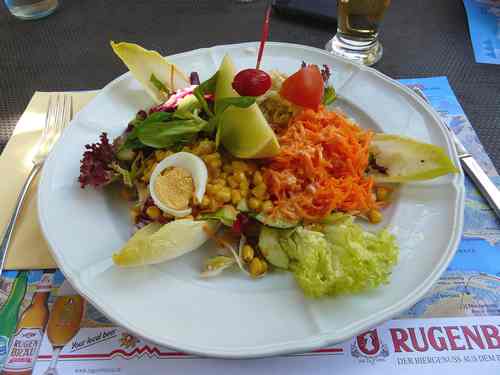 lekkere salade bij hotel Schützen